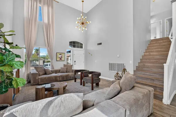 7601 W SOUTHGATE Avenue, Phoenix, AZ 85043