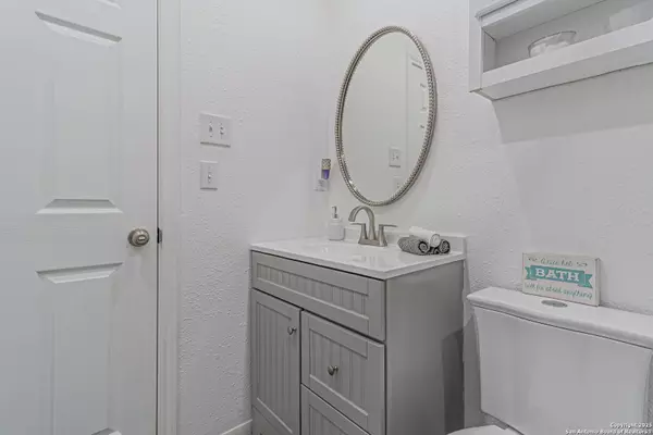 203 W Palfrey St, San Antonio, TX 78201