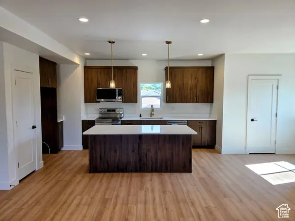 7623 S 300 E, Sandy, UT 84047