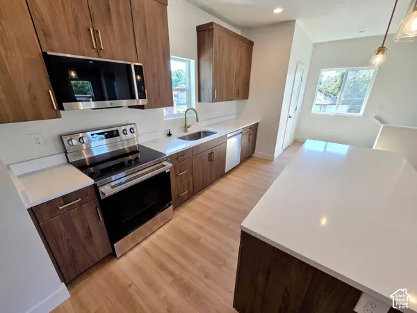 7623 S 300 E, Sandy, UT 84047