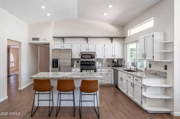 4407 E LE MARCHE Avenue, Phoenix, AZ 85032