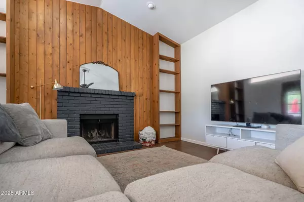 4407 E LE MARCHE Avenue, Phoenix, AZ 85032