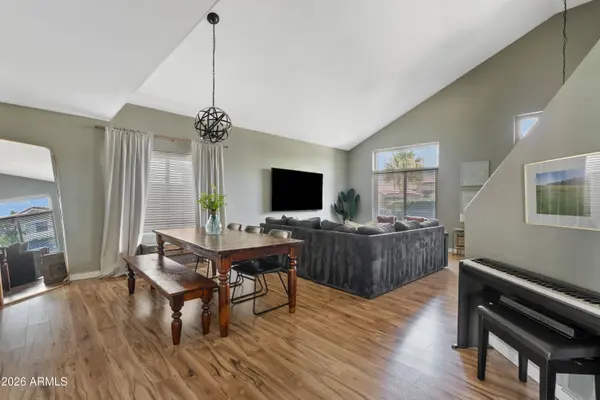 4245 E MEADOW Drive, Phoenix, AZ 85032