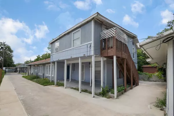 San Antonio, TX 78212-2646,827 W Rosewood Ave