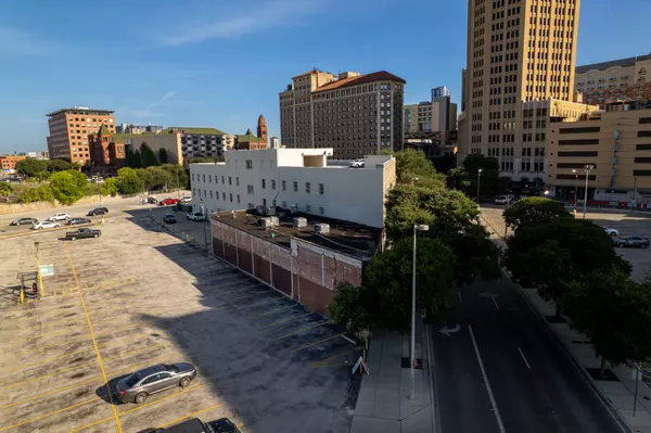 San Antonio, TX 78205-2721,425 S Saint Marys St