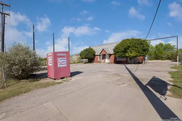 7305 Huebner Rd, San Antonio, TX 78240