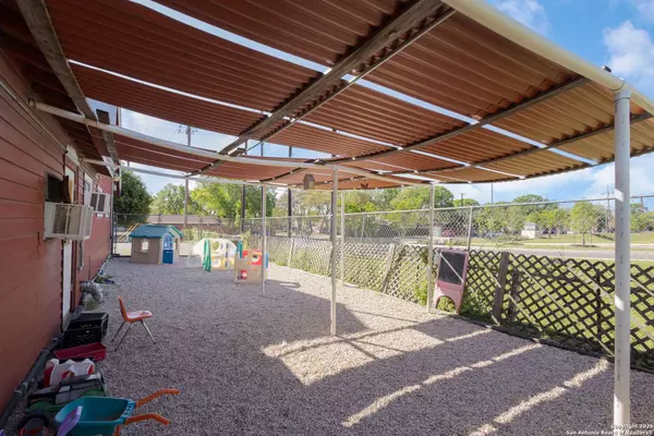 7305 Huebner Rd, San Antonio, TX 78240