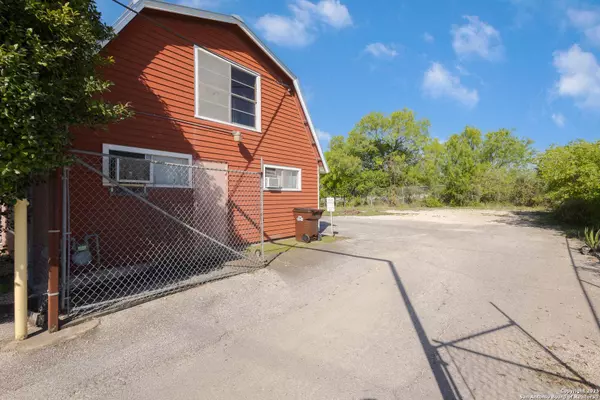 7305 Huebner Rd, San Antonio, TX 78240