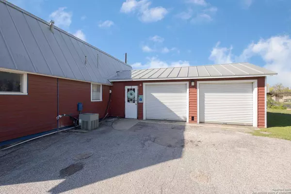 7305 Huebner Rd, San Antonio, TX 78240