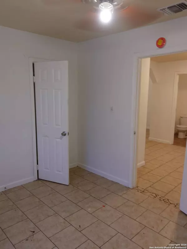 305 Queretaro St, San Antonio, TX 78237