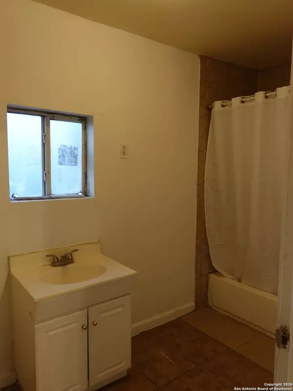 305 Queretaro St, San Antonio, TX 78237