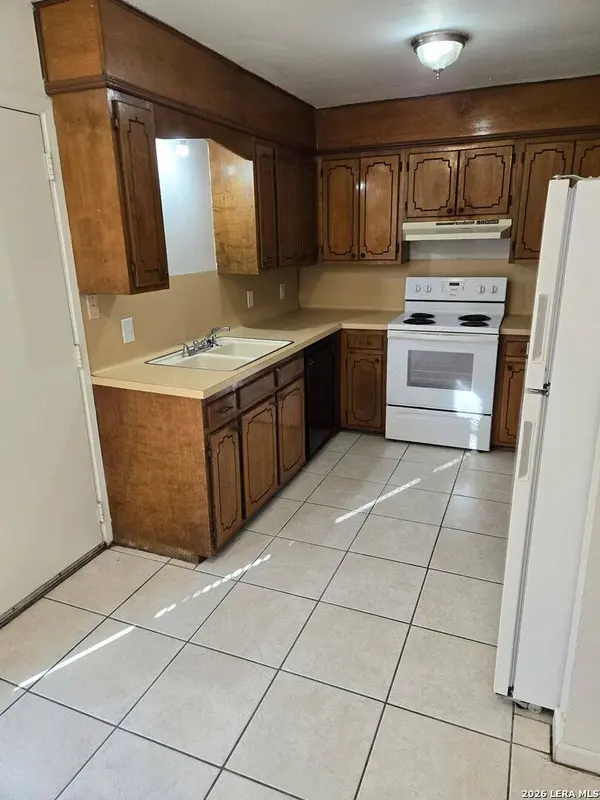 127 Regency Ave, Victoria, TX 77904