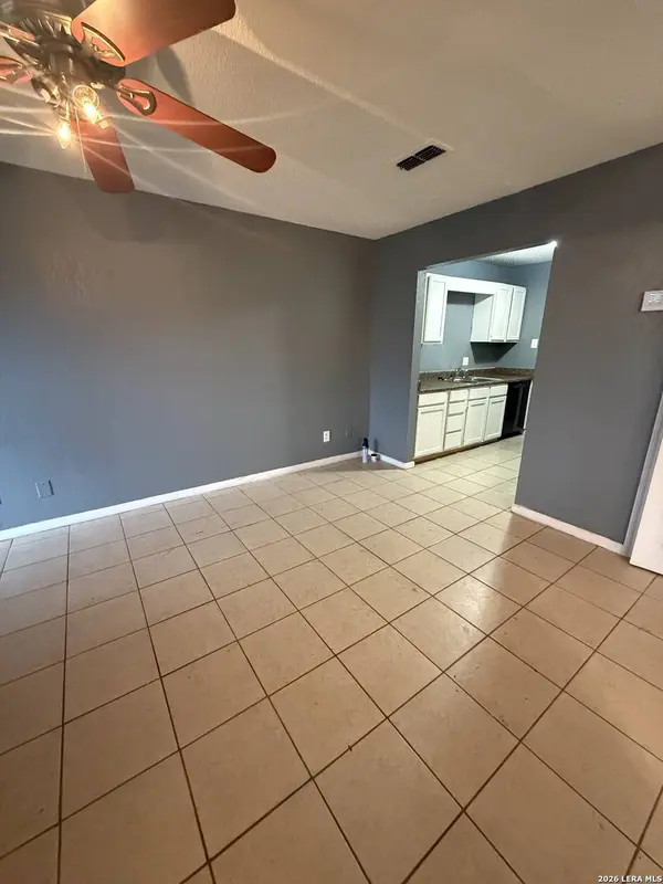 202 FIR DL, Converse, TX 78109