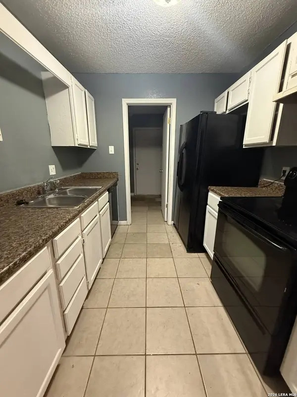 202 FIR DL, Converse, TX 78109