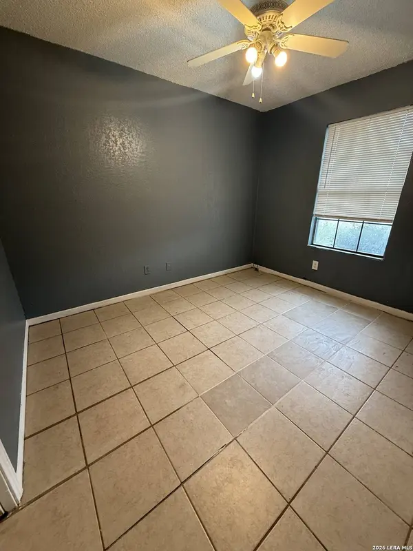 202 FIR DL, Converse, TX 78109