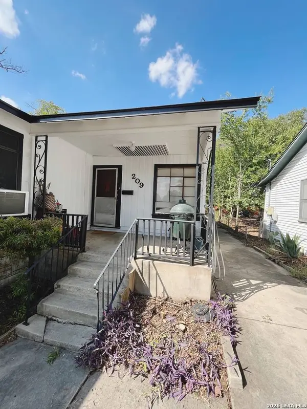 209-211 Shadwell Dr, San Antonio, TX 78228