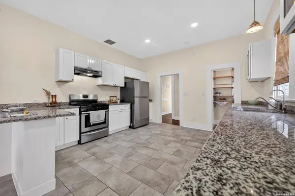 446 Kayton Ave, San Antonio, TX 78210