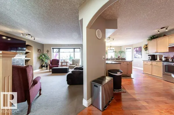 6040 166 AV NW, Edmonton, AB T5Y 0A8