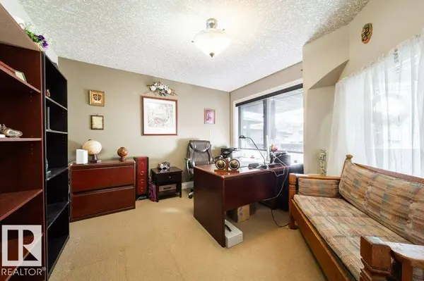 6040 166 AV NW, Edmonton, AB T5Y 0A8