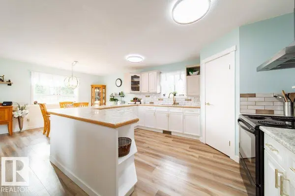 118 2 ST, Rural Wetaskiwin County, AB T0C 0A0