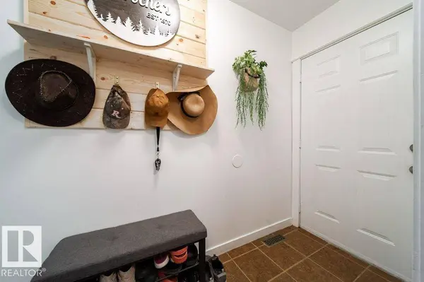 118 2 ST, Rural Wetaskiwin County, AB T0C 0A0