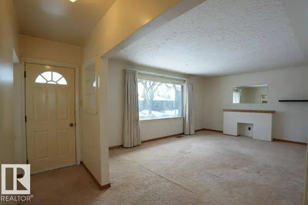 11720 135A ST NW, Edmonton, AB T5M 1L5