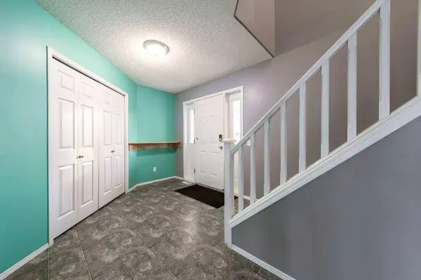 6 Lansing Close, Spruce Grove, AB T7X 4K3