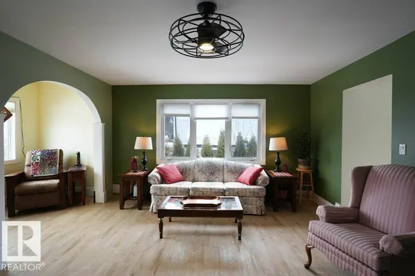 5016 52 AV, Warburg, AB T0C 2T0