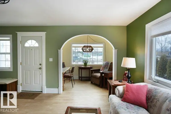 5016 52 AV, Warburg, AB T0C 2T0