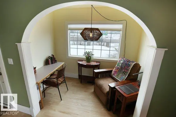 5016 52 AV, Warburg, AB T0C 2T0