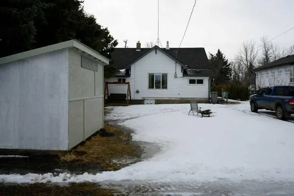 5016 52 AVE, Warburg, AB T0C 2T0