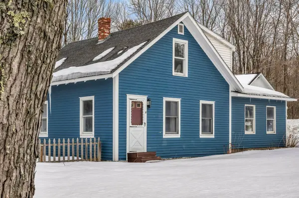 16 Libby Hill RD, Gardiner, ME 04345