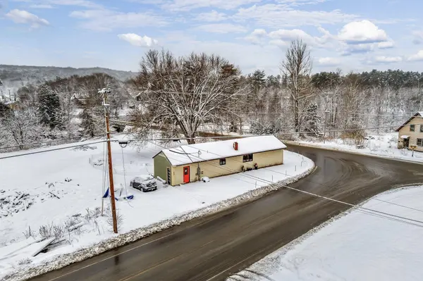 658 Lucy Knowles RD, Farmington, ME 04938