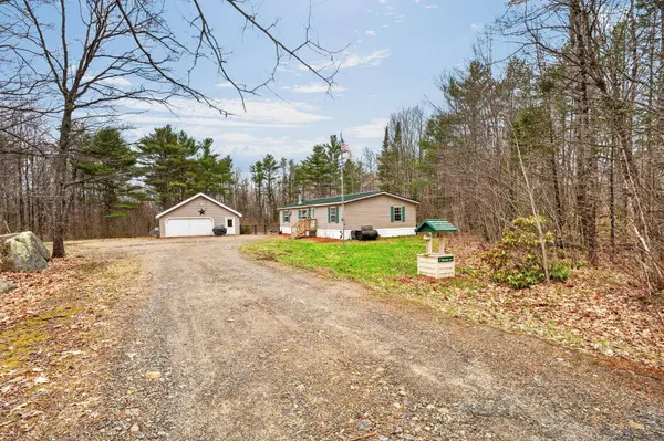 47 Hideaway Acres RD, Chelsea, ME 04330