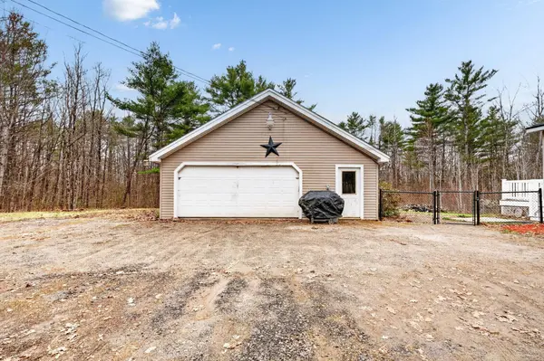 47 Hideaway Acres RD, Chelsea, ME 04330