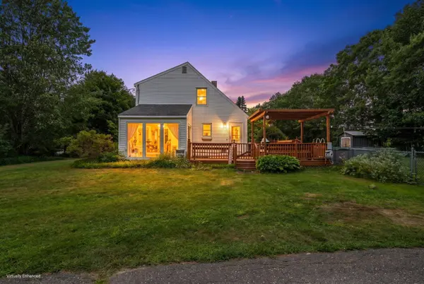 27 Bradford LN, China, ME 04358