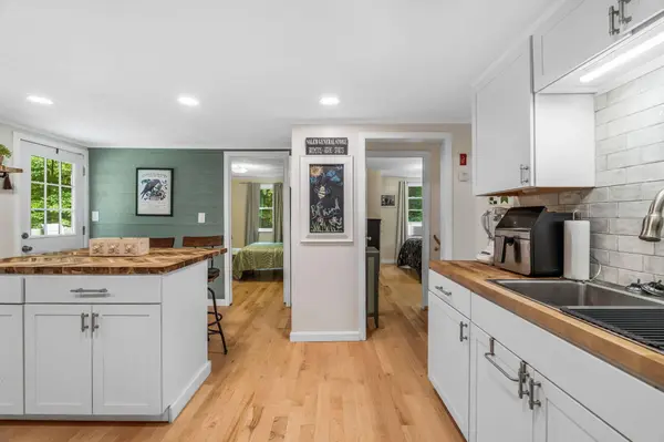 212 Annabessacook RD, Monmouth, ME 04265