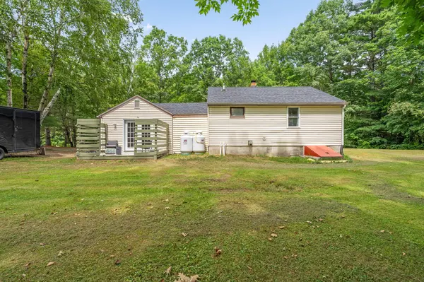 212 Annabessacook RD, Monmouth, ME 04265