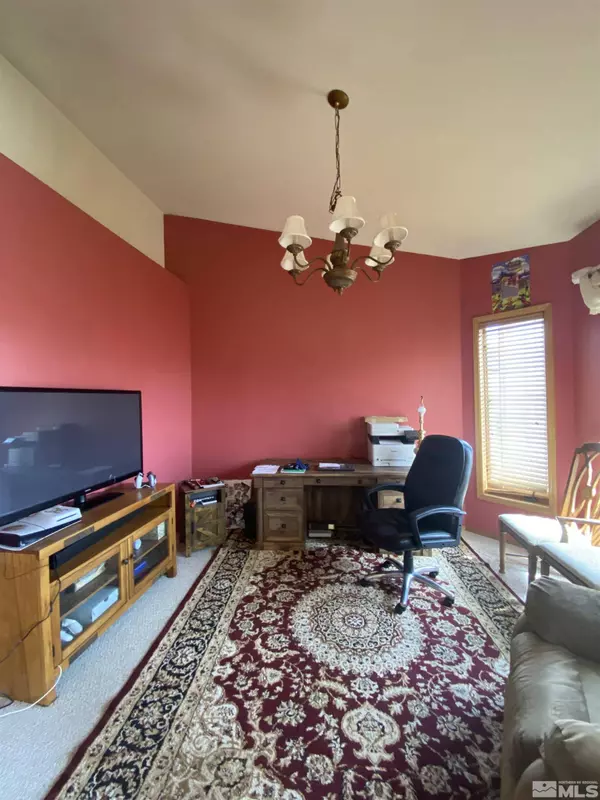 686 Castle Way, Winnemucca, NV 89445