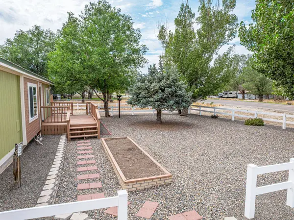 933 Spring Valley Pkwy, Spring Creek, NV 89835