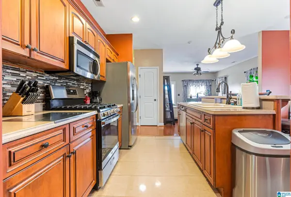 888 CODY CIRCLE, Fultondale, AL 35068