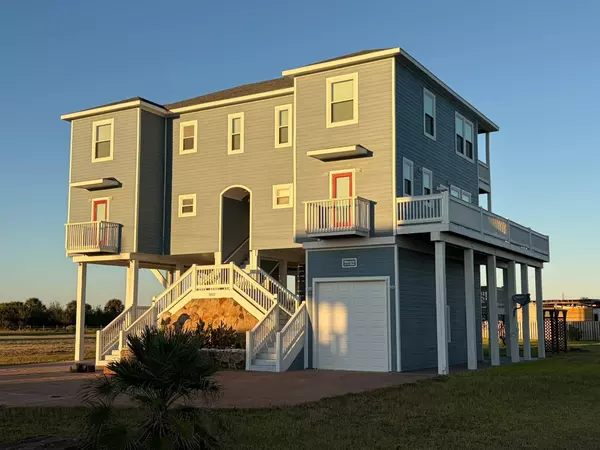 18111 Shaman DR, Galveston, TX 77554