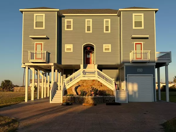 18111 Shaman DR, Galveston, TX 77554