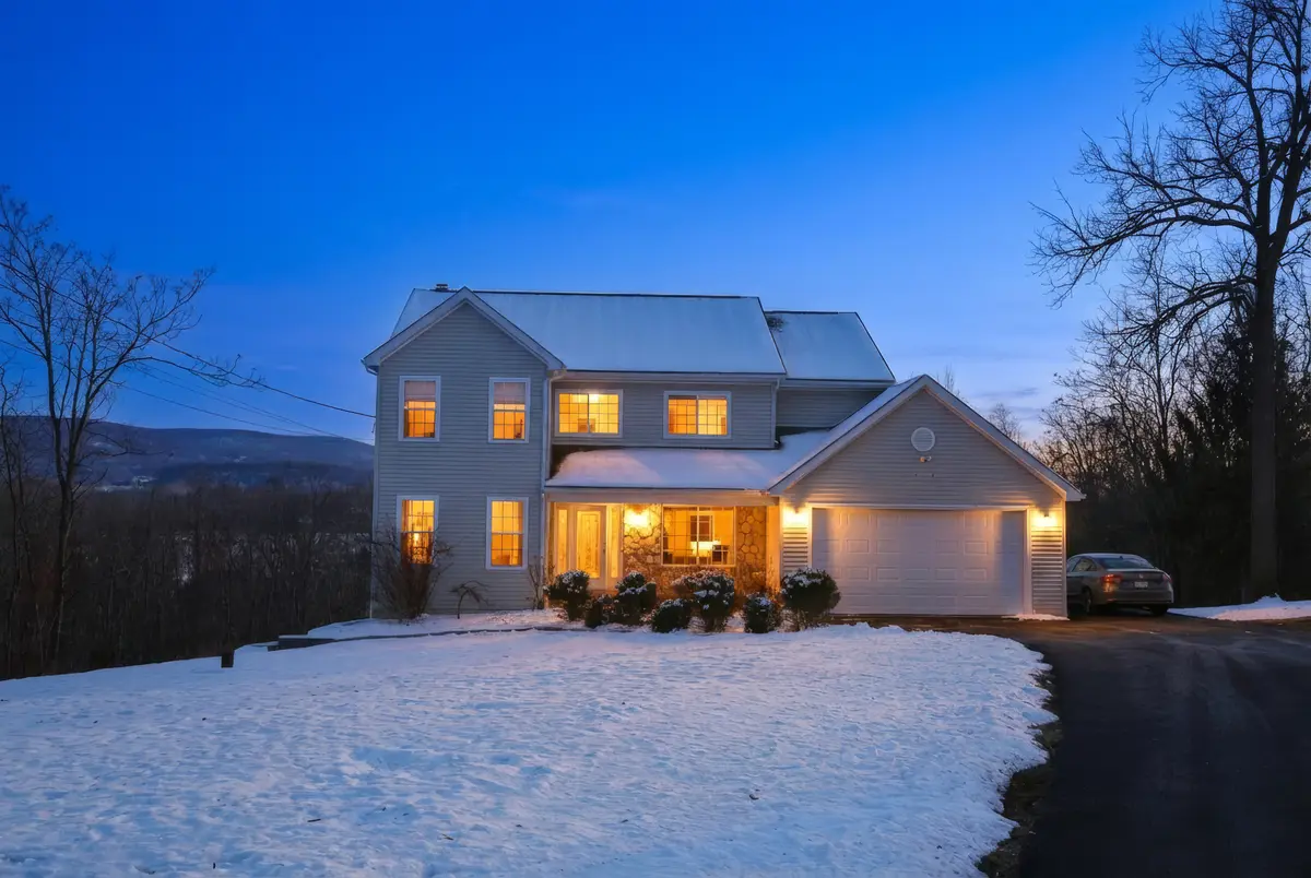 14 Whalen Dr, Hopewell Junction, NY 12533-6341