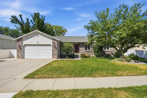 38 W CLAY DR