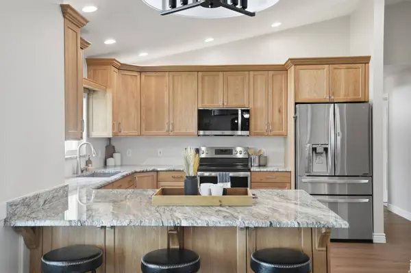 38 W CLAY DR, Murray, UT 84107