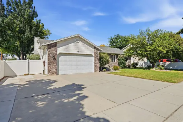 38 W CLAY DR, Murray, UT 84107