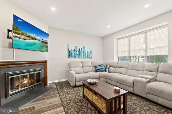 826 KINGS CROFT, Cherry Hill, NJ 08034