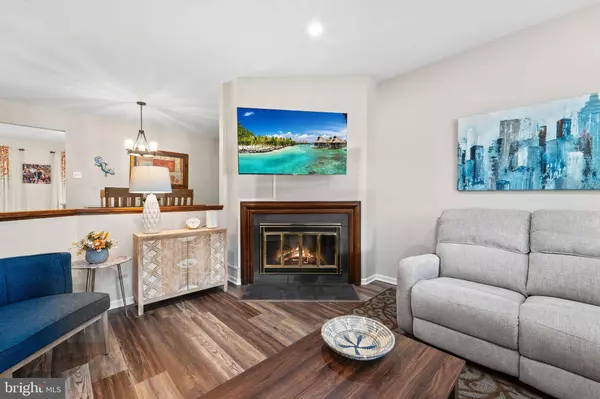 826 KINGS CROFT, Cherry Hill, NJ 08034