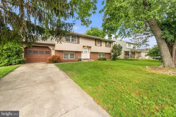 257 W LANDING RD, Blackwood, NJ 08012